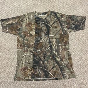 2XL Real Tree Cabelas Camouflage Short Sleeve Pocketed T-Shirt
